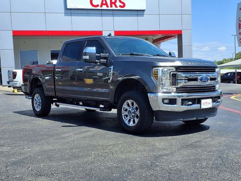 Used 2019 Ford F250 XLT w/ XLT Premium Package AWD/4WD image 4