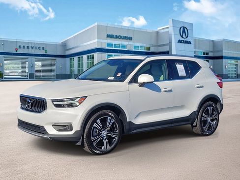 Used 2022 Volvo XC40 T4 Inscription w/ Protection Package image 3
