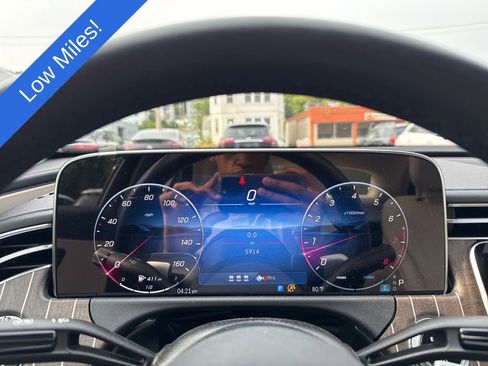 Certified 2025 Mercedes-Benz E 350 4MATIC Sedan image 9