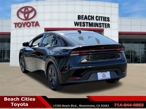 Used 2024 Toyota Prius LE image 8