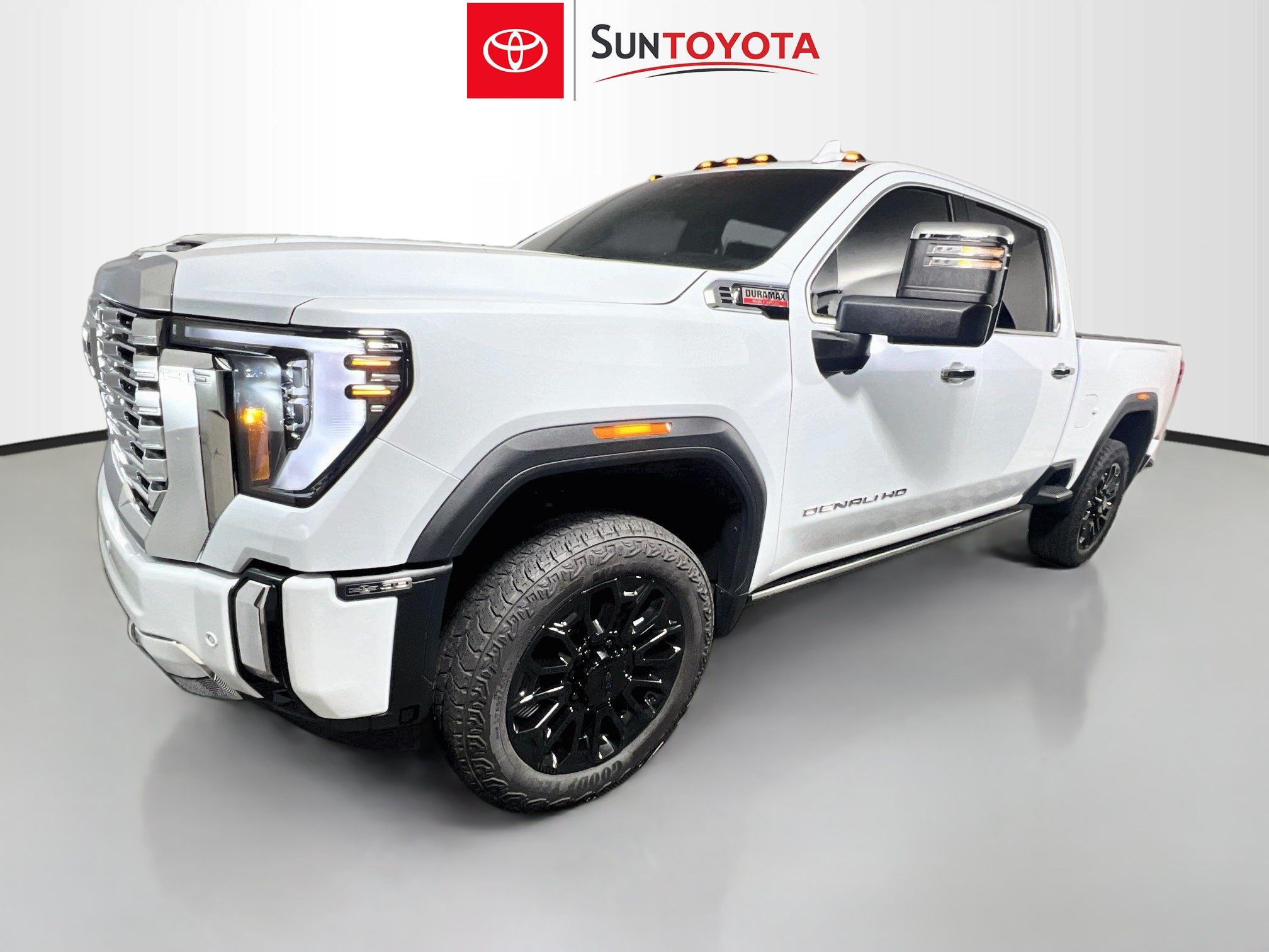 Used 2026 GMC Sierra 2500 Denali w/ Denali Reserve Package AWD/4WD image 9