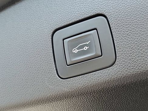Certified 2023 Buick Encore GX Essence w/ Experience Buick Package AWD/4WD image 39