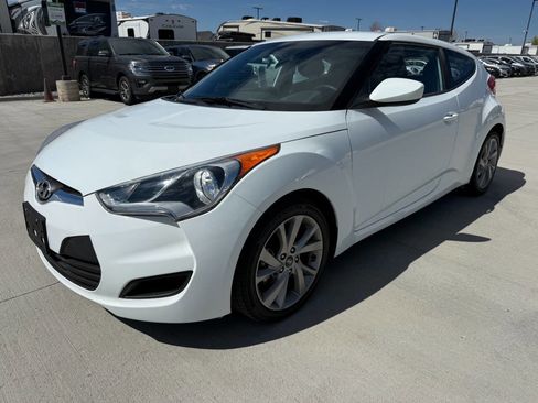 Used 2016 Hyundai Veloster image 7