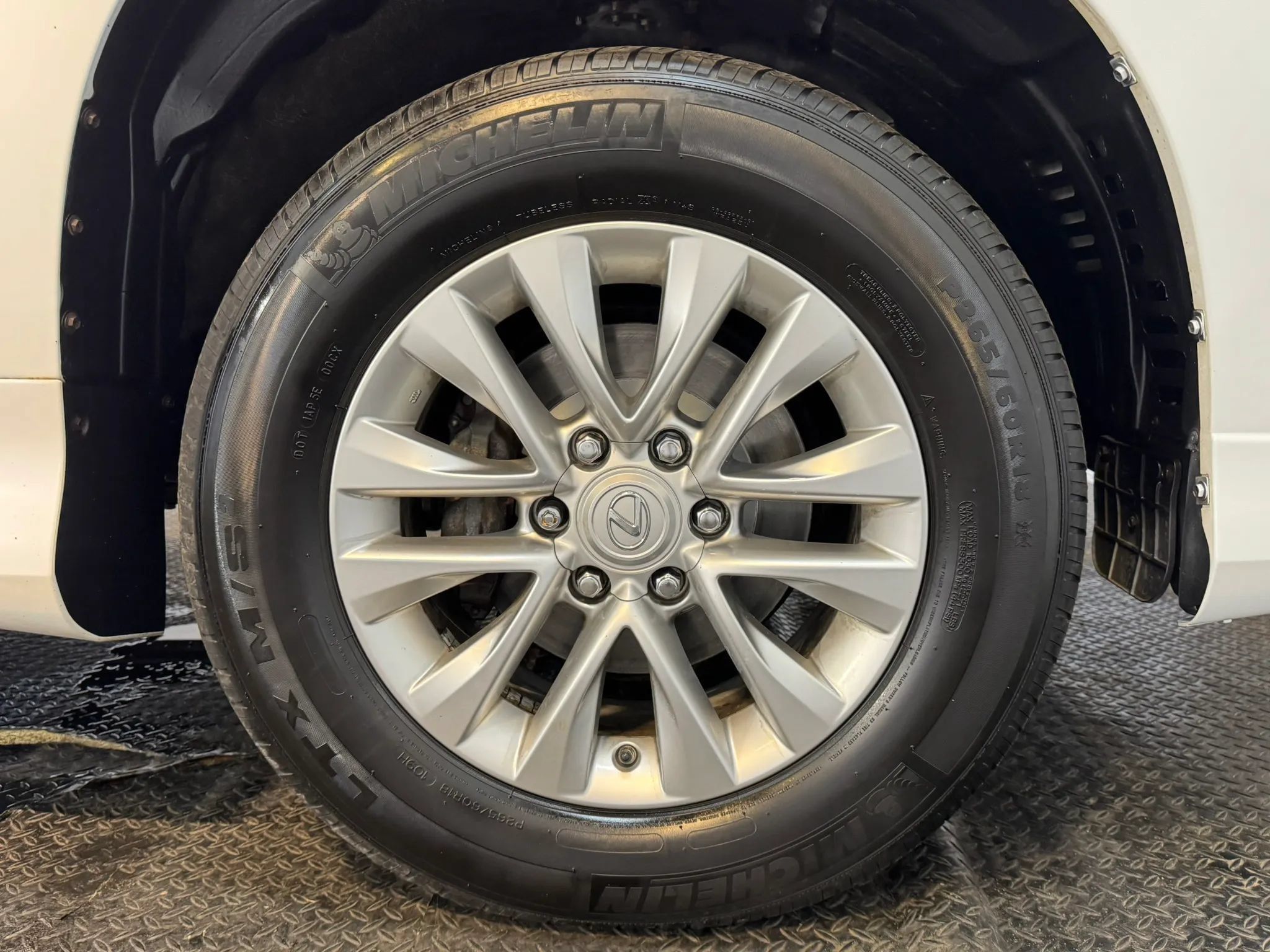 Used 2015 Lexus GX 460 w/ Premium Package AWD/4WD image 40