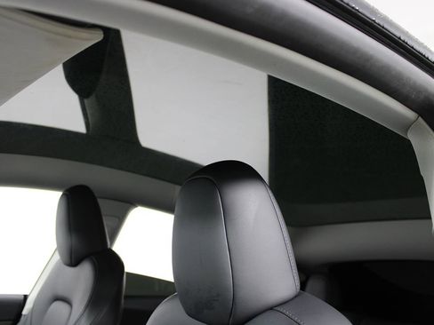 Used 2024 Tesla Model Y Long Range image 21