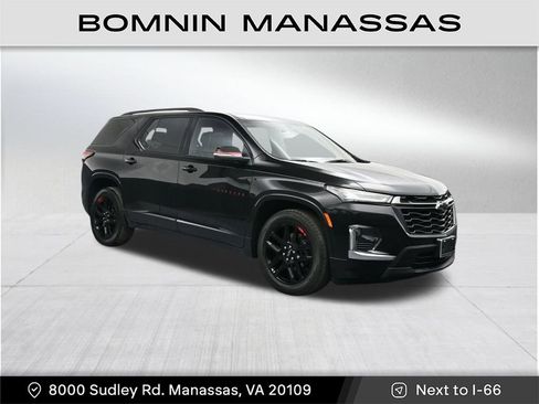 Used 2023 Chevrolet Traverse Premier w/ Redline Edition image 2