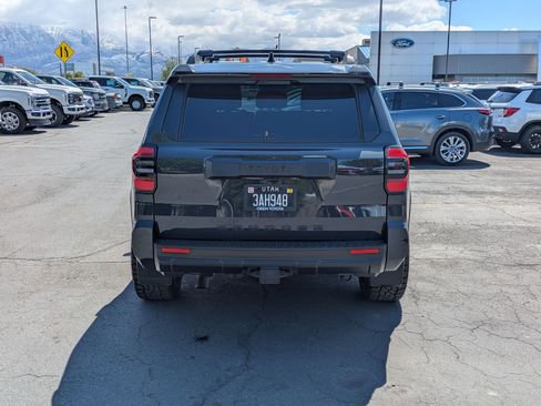 Used 2025 Toyota 4Runner SR5 AWD/4WD image 7
