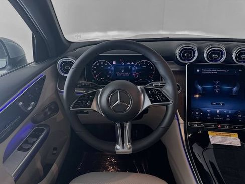 Used 2026 Mercedes-Benz GLC 300 4MATIC image 23