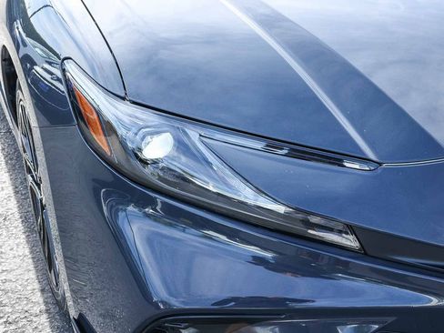 Used 2025 Toyota Camry SE image 15