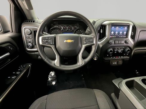 Used 2022 Chevrolet Silverado 1500 LT AWD/4WD image 9