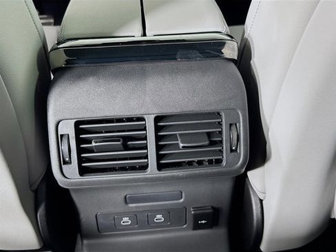 Used 2026 Land Rover Range Rover Velar Dynamic SE image 27