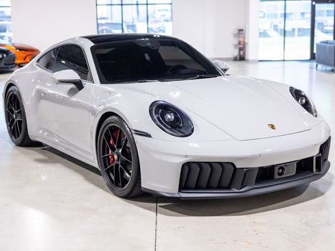 Used 2025 Porsche 911 Carrera 4 GTS AWD/4WD image 10