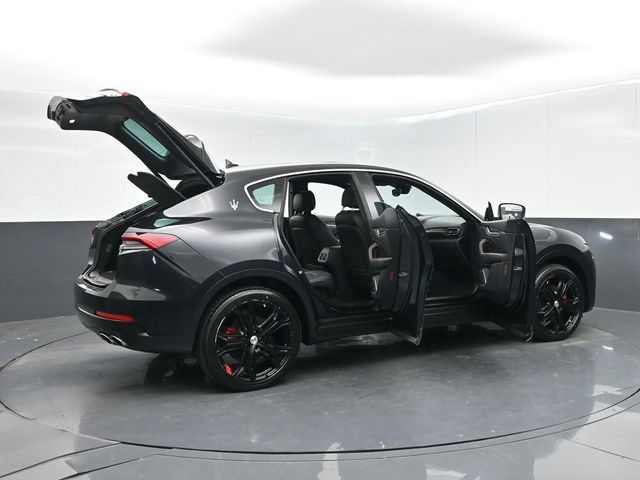 Used 2023 Maserati Levante GT AWD/4WD image 68