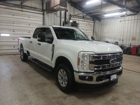 Used 2024 Ford F250 XLT image 5