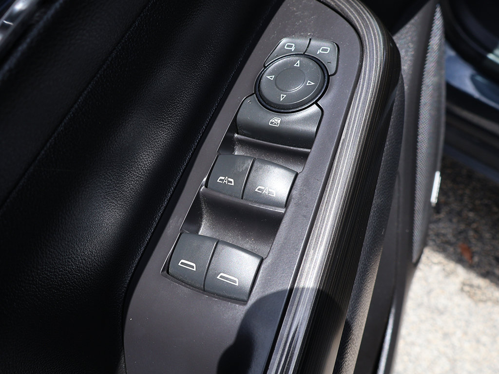 Used 2020 GMC Acadia SLT w/ Driver Alert Package II FWD image 30