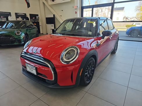 Used 2023 MINI Cooper 4-Door Hardtop FWD image 1