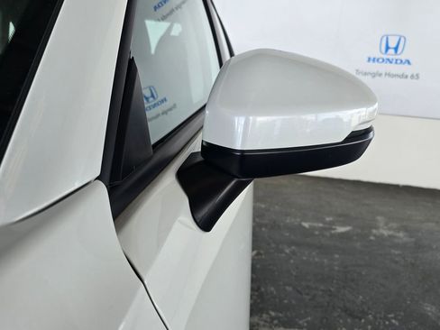 Used 2024 Honda HR-V LX image 27