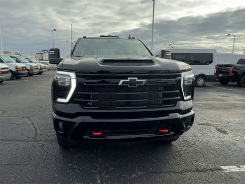 Used 2025 Chevrolet Silverado 2500 LT w/ Trail Boss Package image 3