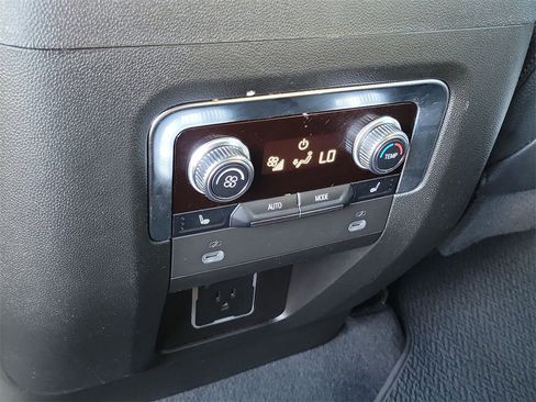 Certified 2023 GMC Yukon Denali image 22