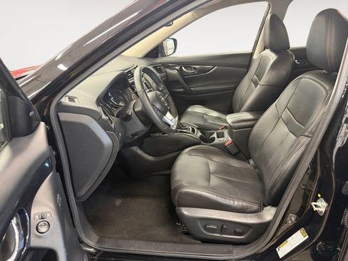 Used 2020 Nissan Rogue SL FWD image 22