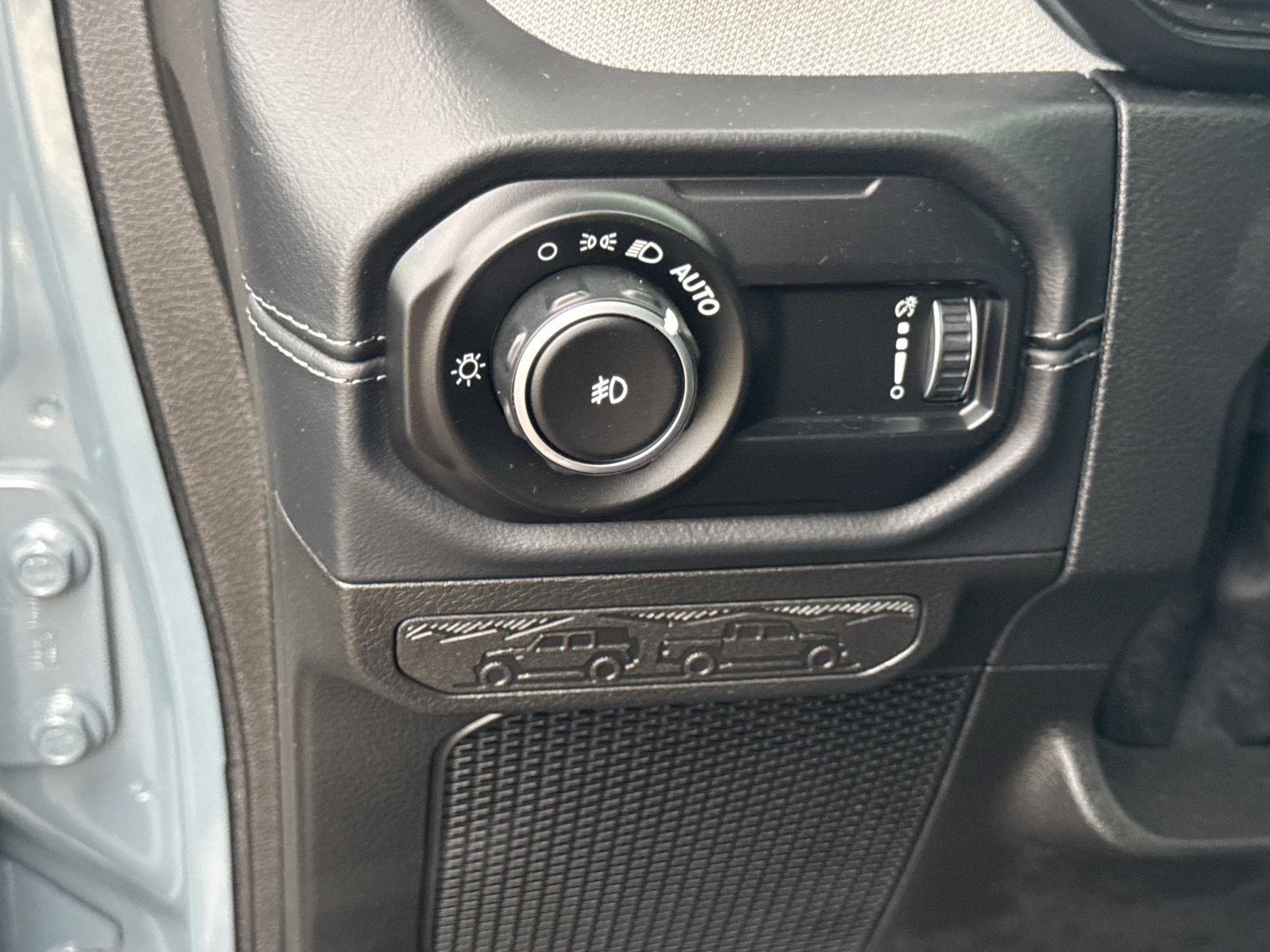 Used 2026 Jeep Wrangler Unlimited Sahara AWD/4WD image 31