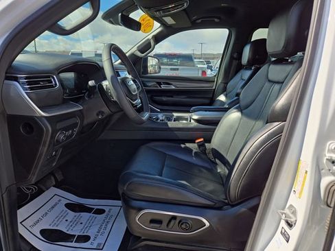 Used 2024 Jeep Wagoneer L Series III w/ Flexible Seating Group image 2