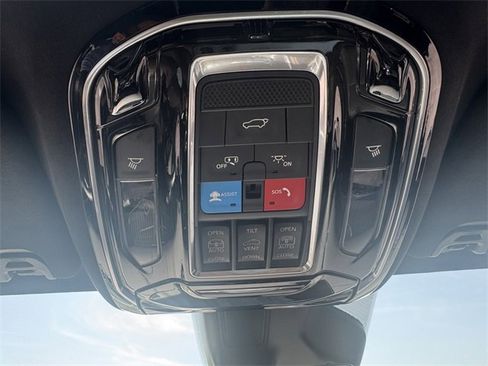 Used 2023 Jeep Grand Wagoneer Series III image 47