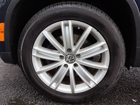 Used 2011 Volkswagen Tiguan SEL AWD/4WD image 41