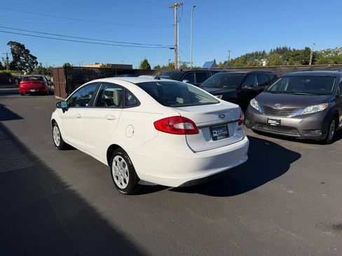 Used 2012 Ford Fiesta S FWD image 6