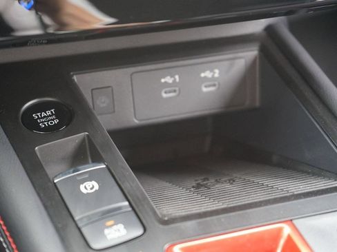 Used 2025 Nissan Kicks SR AWD/4WD image 18