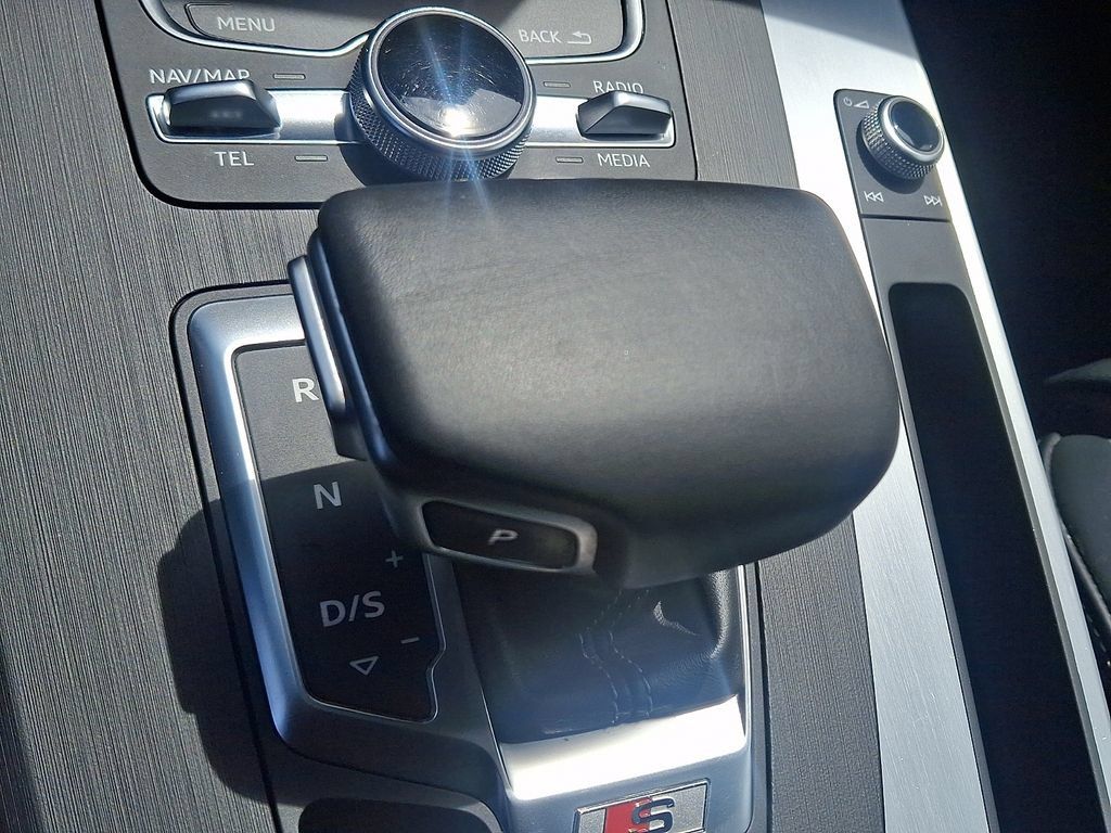 Used 2019 Audi SQ5 Premium Plus w/ Premium Plus Package AWD/4WD image 16