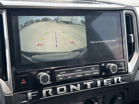 Used 2025 Nissan Frontier SV w/ SV Convenience Package RWD image 32