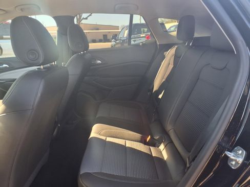 Used 2025 Chevrolet Trax LT image 18