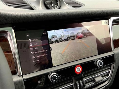 New 2025 Porsche Macan image 35