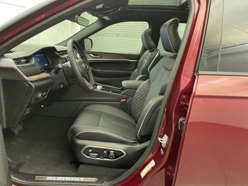 New 2025 Jeep Grand Cherokee Summit image 18