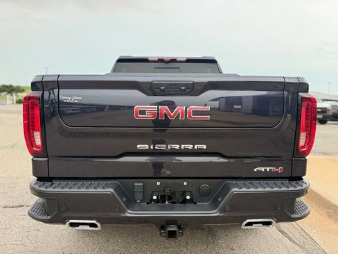 Used 2024 GMC Sierra 1500 AT4 w/ Technology Package AWD/4WD image 5