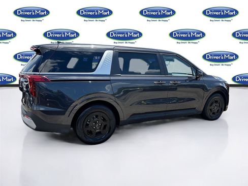 Used 2025 Kia Carnival FWD image 7