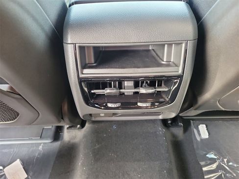 Certified 2025 Jeep Grand Cherokee Limited w/ Black Appearance Package image 13