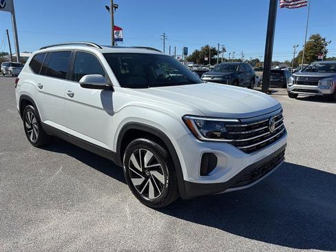 New 2026 Volkswagen Atlas SE FWD image 9