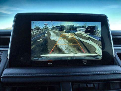 Used 2022 GMC Yukon SLE image 17