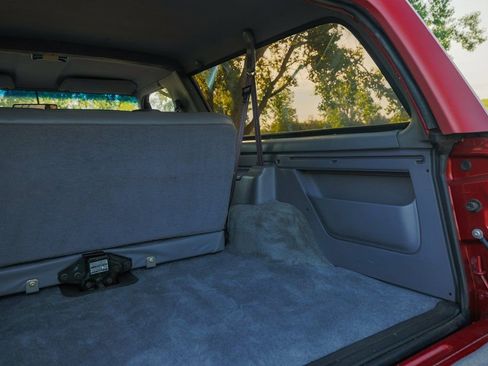 Used 1994 Ford Bronco XLT image 94