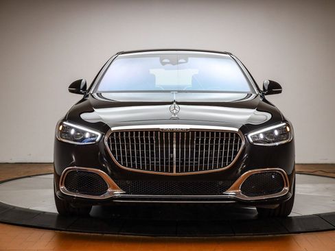Used 2023 Mercedes-Benz Maybach S 580 4MATIC image 2
