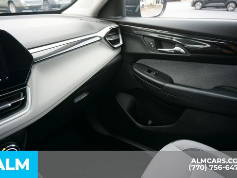 Used 2025 Chevrolet TrailBlazer LT FWD image 47