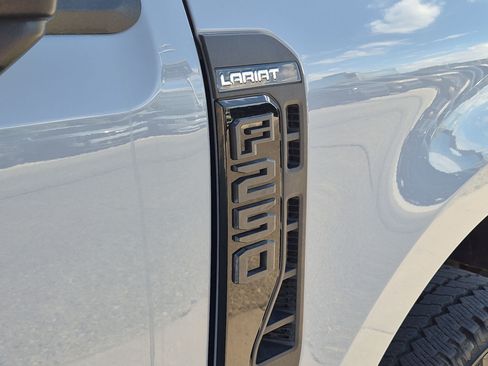 Used 2024 Ford F250 Lariat w/ Sport Appearance Package AWD/4WD image 27