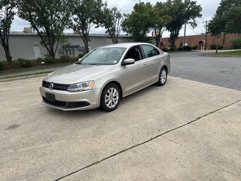Used 2013 Volkswagen Jetta SE FWD image 15