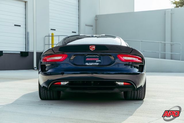 Used 2014 SRT Viper SRT-10 w/ Exterior Carbon Fiber Package RWD image 17