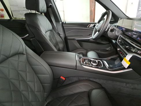 New 2026 BMW X5 xDrive50e w/ M Sport Package AWD/4WD image 10