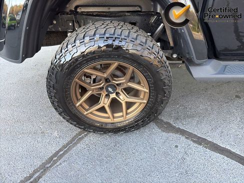 Certified 2022 Jeep Gladiator Overland AWD/4WD image 21