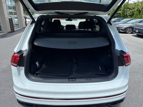 Used 2022 Volkswagen Tiguan SE R-Line AWD/4WD image 23