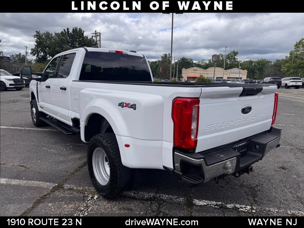 Used 2025 Ford F350 XLT AWD/4WD image 3